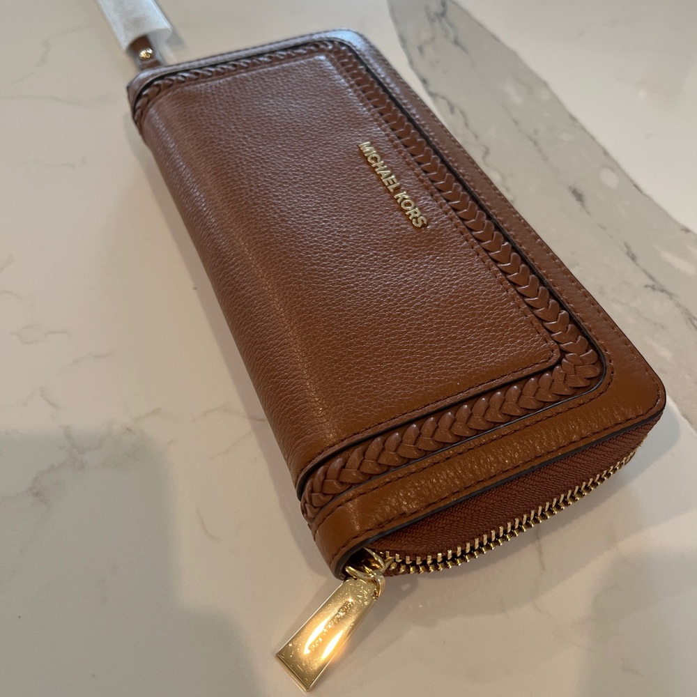 Michael Kors Lexington large pebbled leather wristlet